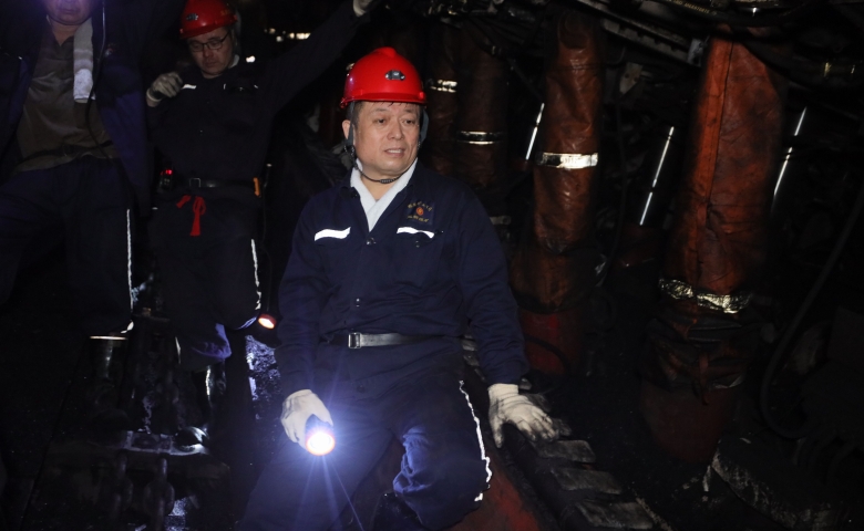 鲍衍胜在益新矿、新陆矿调研检查时强调 紧盯现场管...