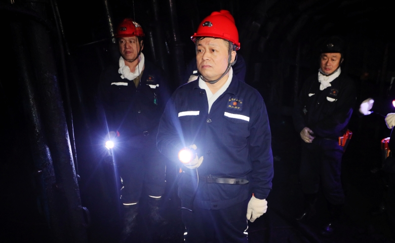 鲍衍胜到振兴矿调研检查工作