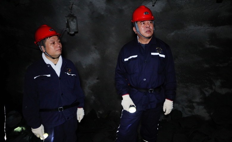 张忠波在兴安矿调研检查时强调 锚定接续攻坚目标 筑...